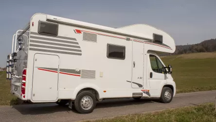 Location camping-car aménagé pour 6 personnes à Forel (VD) en Suisse Romande