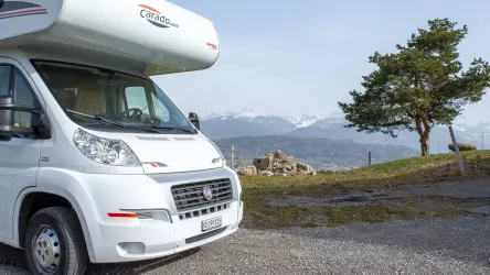 Location camping-car aménagé pour 6 personnes à Forel (VD) en Suisse Romande