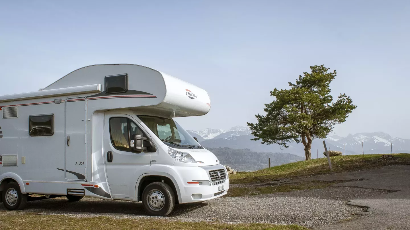 Location camping-car aménagé pour 6 personnes à Forel (VD) en Suisse Romande