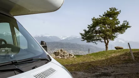 Location camping-car aménagé pour 6 personnes à Forel (VD) en Suisse Romande