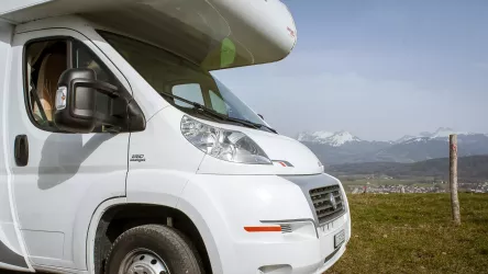 Location camping-car aménagé pour 6 personnes à Forel (VD) en Suisse Romande