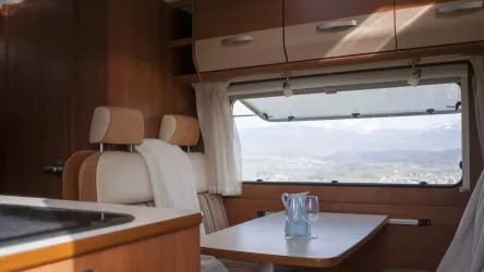 Location camping-car aménagé pour 6 personnes à Forel (VD) en Suisse Romande