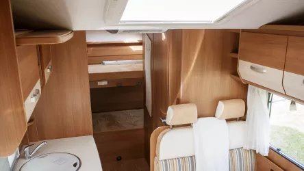 Location camping-car aménagé pour 6 personnes à Forel (VD) en Suisse Romande