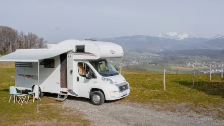 Location camping-car aménagé pour 6 personnes à Forel (VD) en Suisse Romande