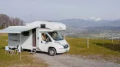 Location camping-car aménagé pour 6 personnes à Forel (VD) en Suisse Romande